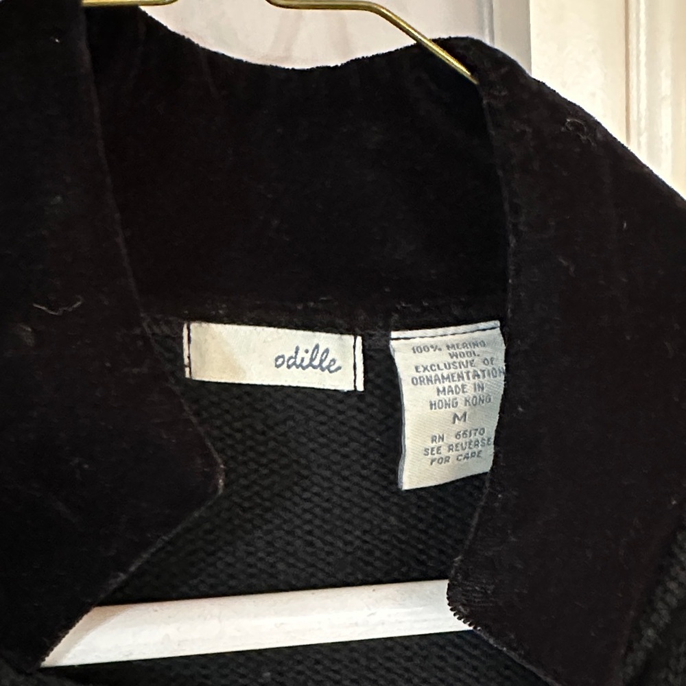 Elegant Black Floral Embroidered sweater coat - Picture 2 of 6